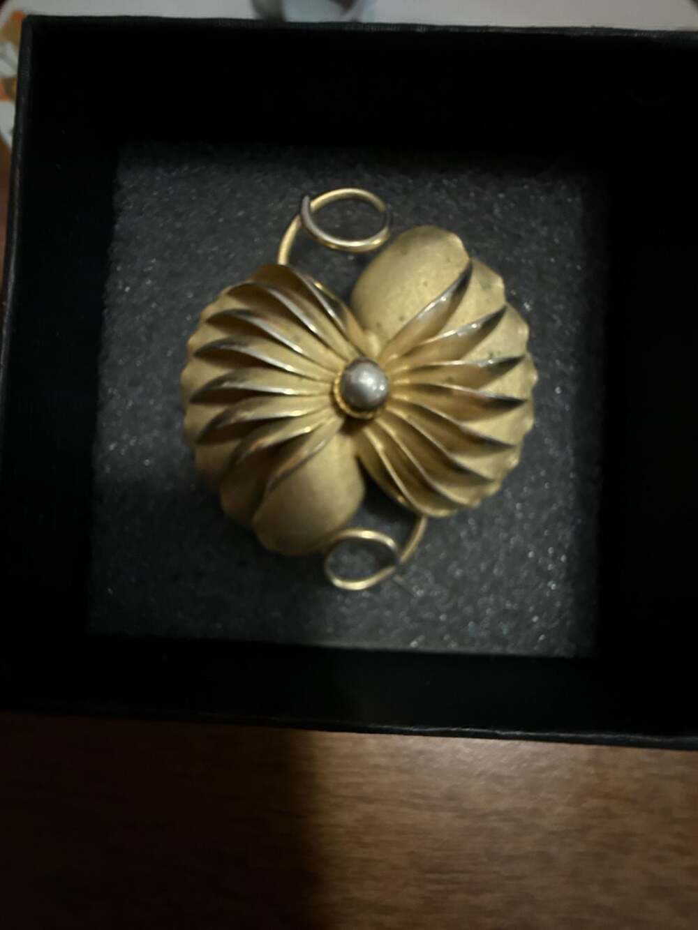 Vintage Abstract Gold Tone Floral Flower Brooch Pin